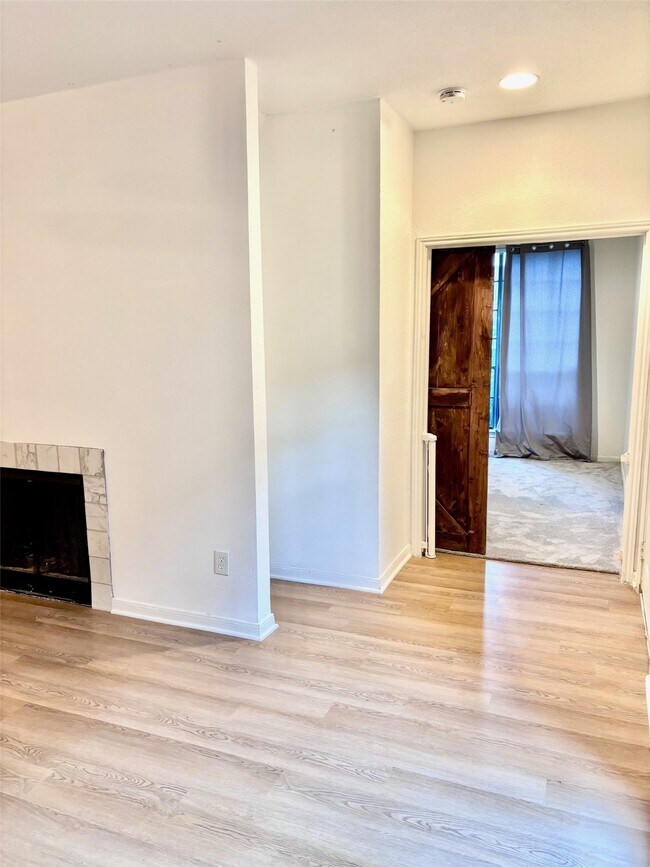 Building Photo - 8055 Cambridge St