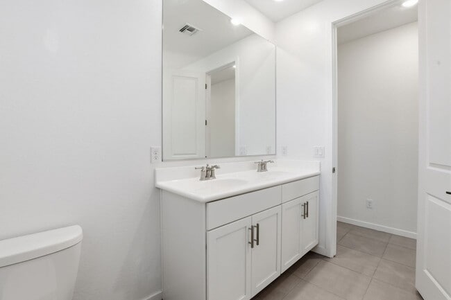 Building Photo - Stunning Queen Creek Home – Modern Comfort in the Spur Crossing Community