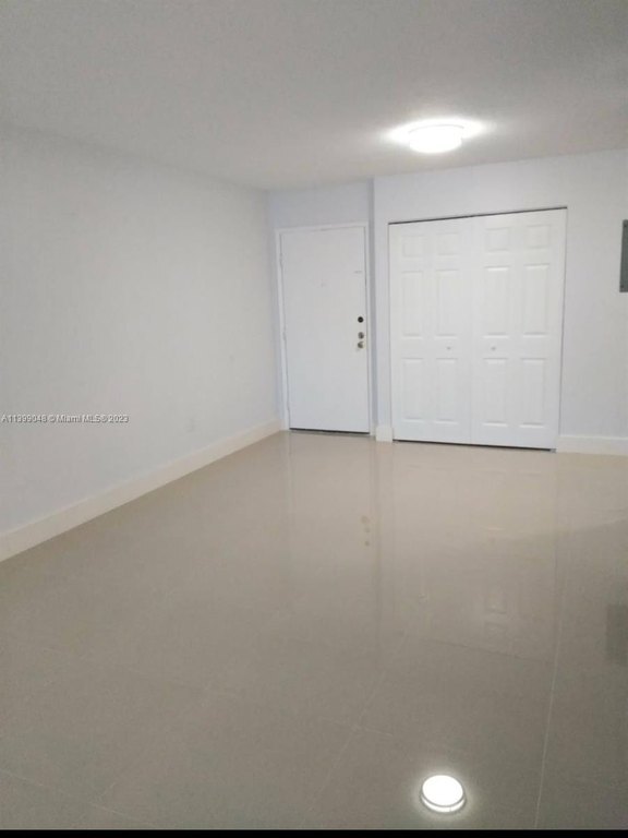 Building Photo - 110 Fontainebleau Blvd