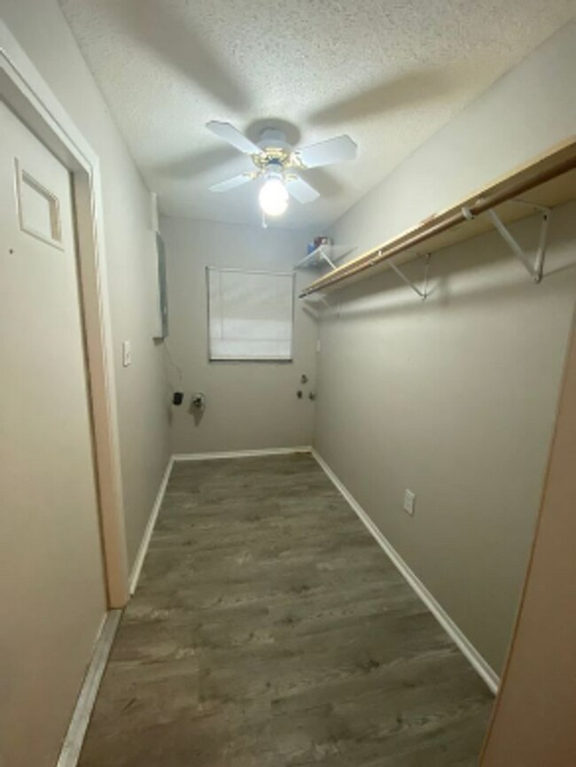 Building Photo - 98 Surf Dr