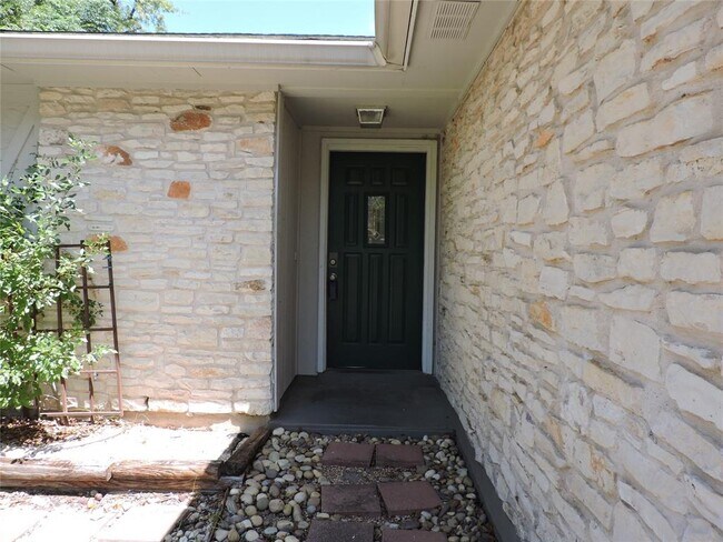 Building Photo - 1625 Chippeway Ln