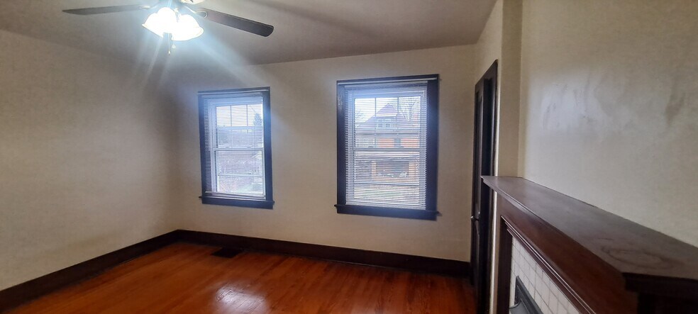 front bedroom - 182 North Ave