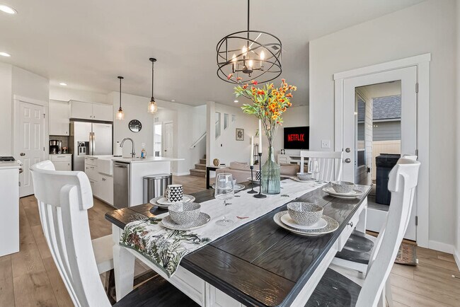 Building Photo - 1424 W Bass River Dr