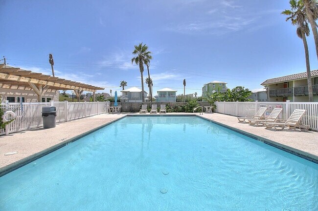 Building Photo - 1421 Eleventh Street-SI FL1-ID1023193P