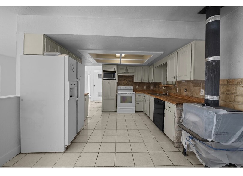 Building Photo - 7154 N 3000 W