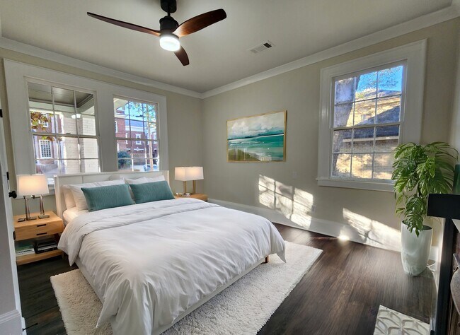 Building Photo - Charming Garden District Home