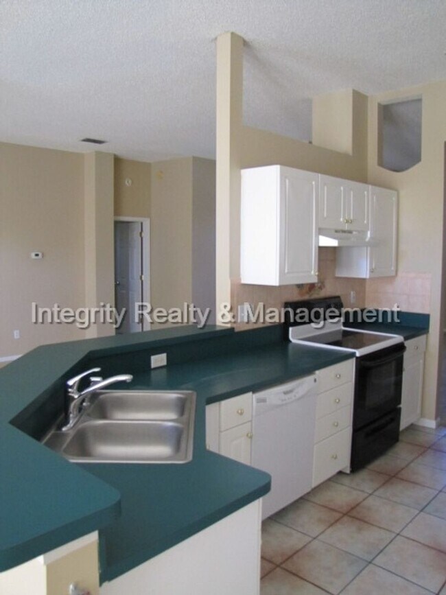 Building Photo - 3 bed - 2 bath in Middleburg, FL