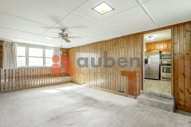 Building Photo - Updated 3 bed 2 bath in East Ridge! Fenced...