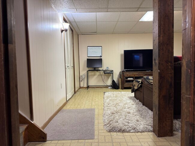 Building Photo - 307 Mauser Dr