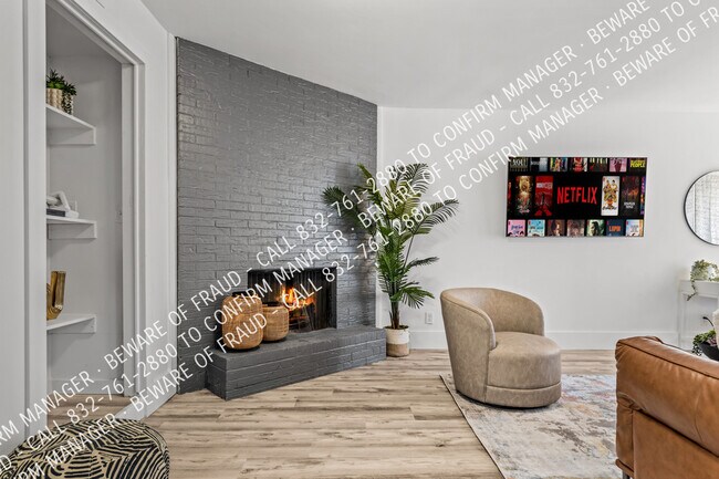 Building Photo - 12811 Pandora Dr
