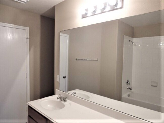 Building Photo - 23907 Blossom Crest Ln