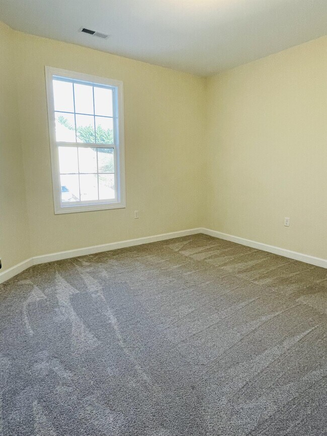 Building Photo - 72 Windgate Cir
