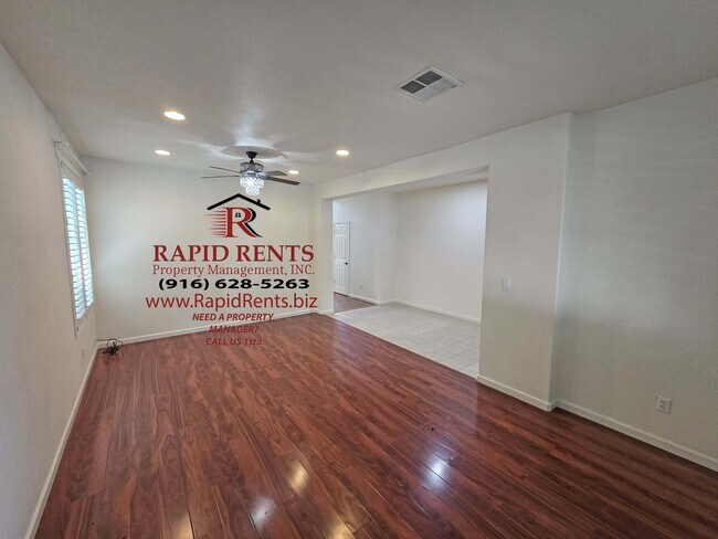 Building Photo - 555 Centre Ct Dr