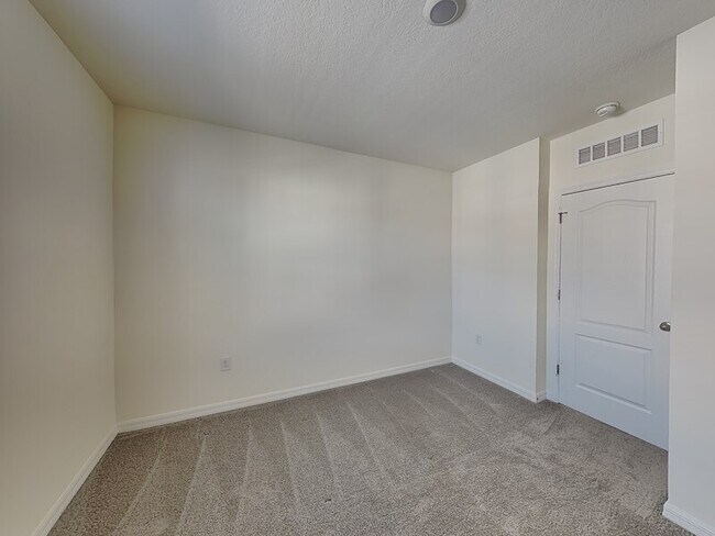 Building Photo - 1246 Lido Dr