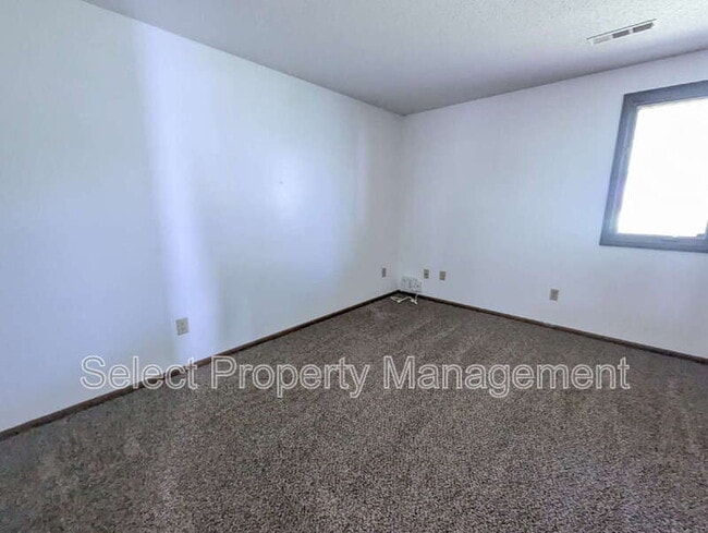 Building Photo - 4619 Arlington Pkwy S