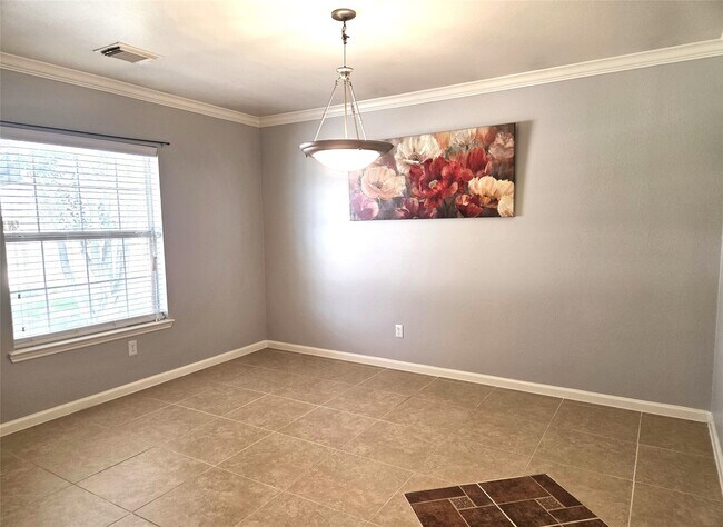 Building Photo - 18011 Featherfield Ln