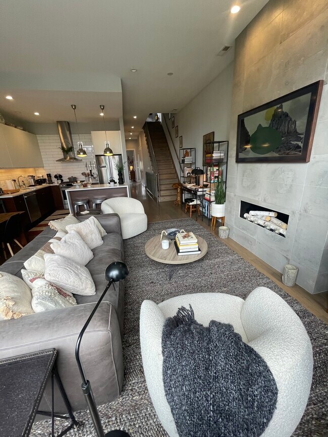 Building Photo - 2848 N Damen Ave