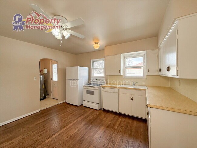 Building Photo - 421 N Archer St