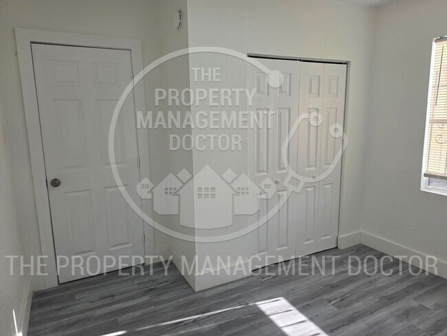 Building Photo - 4105 N 29th St