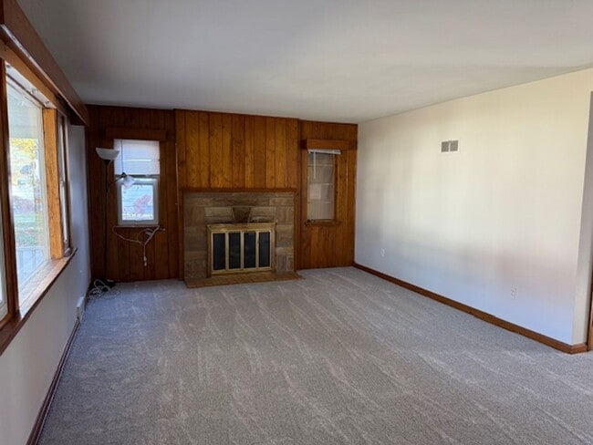 Building Photo - 559 Hartzler St