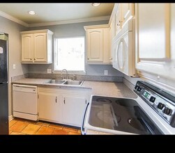 Building Photo - 1226 Villa Ln