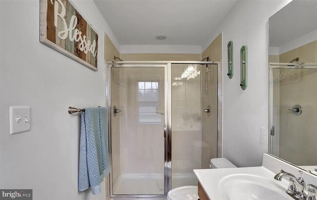 Building Photo - 114 Chamomile Ct