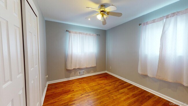 Building Photo - 511 Freeman Ave