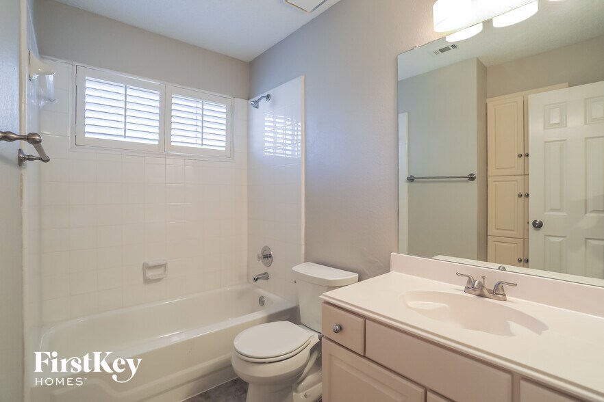 Building Photo - 311 Riverwalk Ln