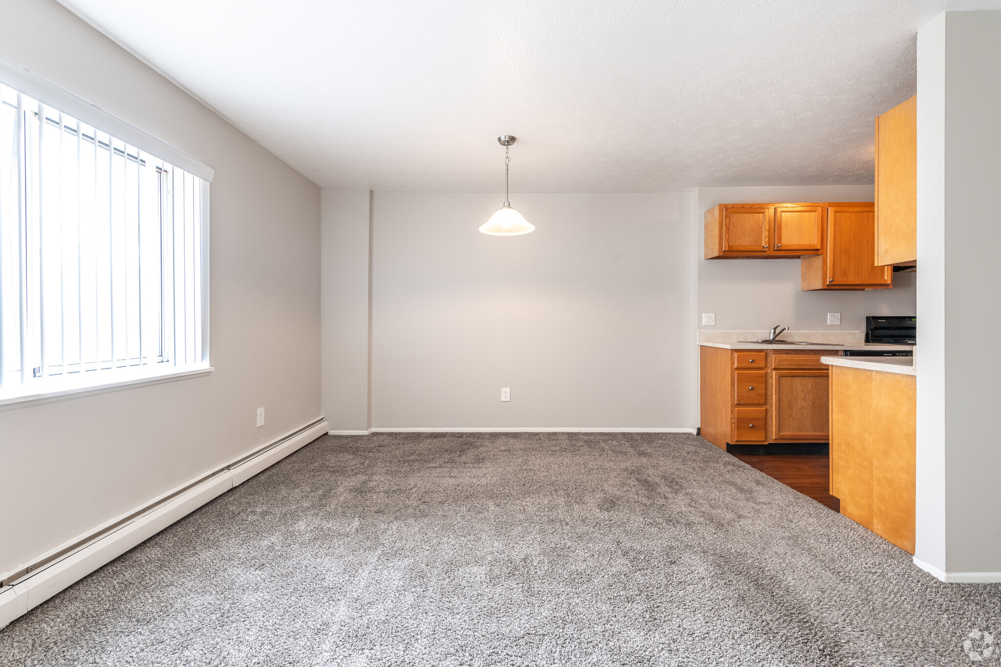 2BR, 1.5BA - 780SF - Summit Ridge Apartments