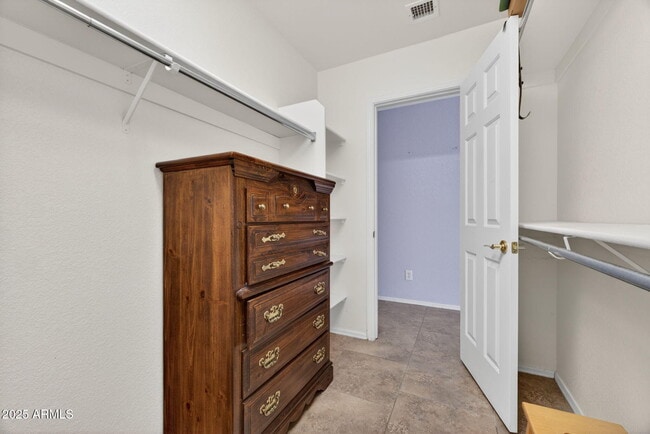 Building Photo - 1831 E Lindrick Dr