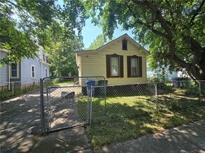 Building Photo - 149 Champlain St