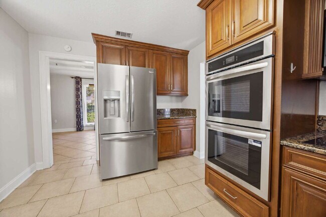 Building Photo - "Charming 4-Bedroom Shalimar Retreat- Power Included With Rent!"