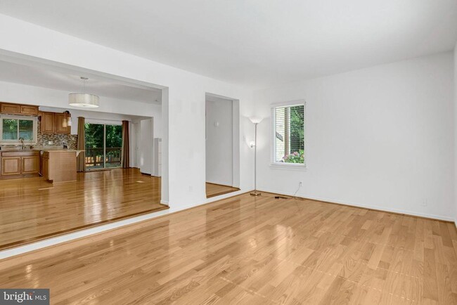 Building Photo - 2990 Borge St