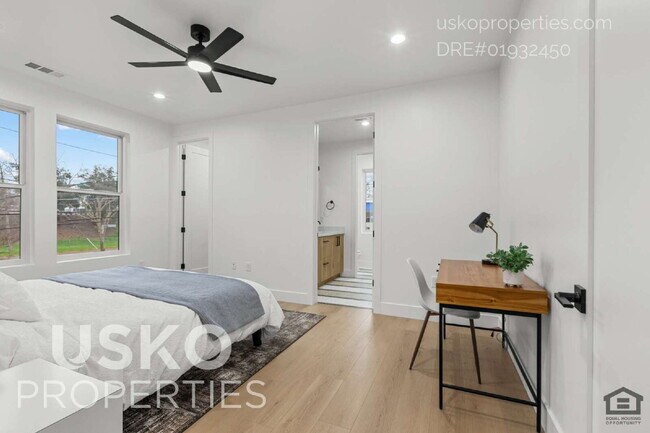 Building Photo - 2817 Democracy Alley