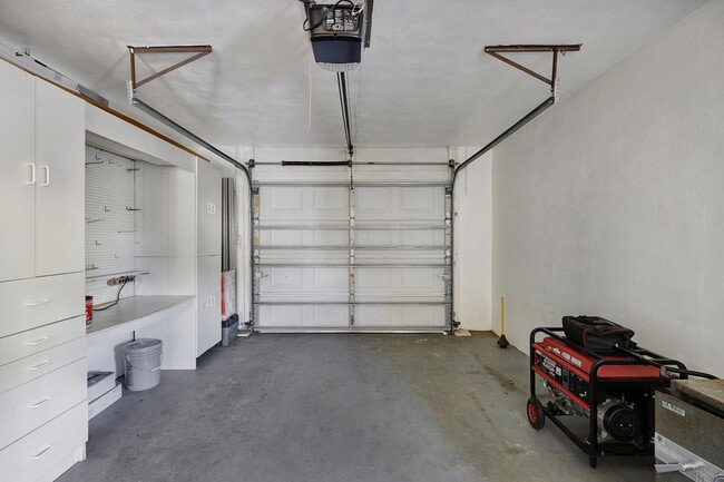 Building Photo - 800 SW 12th Ave
