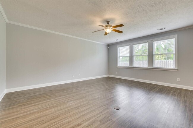 Building Photo - 445 Longmeadow Dr