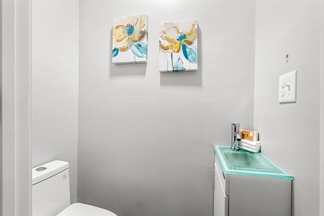 Building Photo - 679-683-683 Columbia Rd