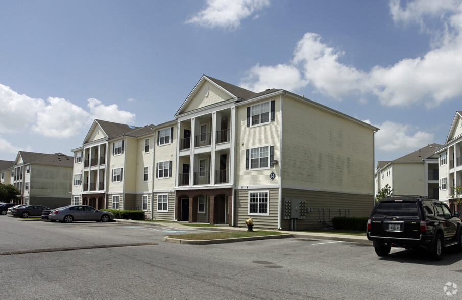 Building Photo - Cadence at Southern University