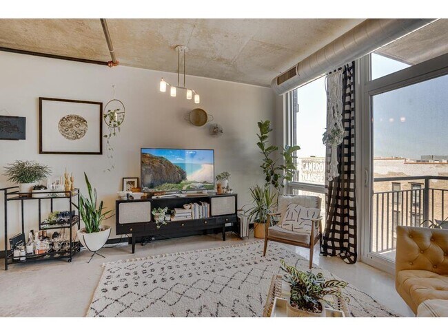 Building Photo - 730 N 4th St