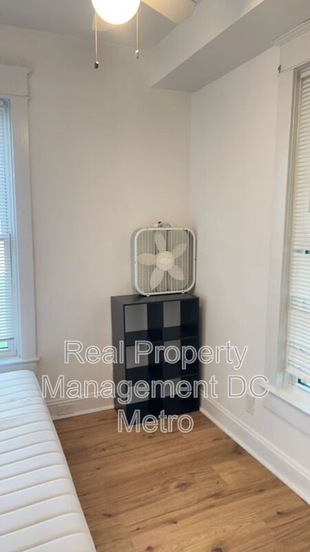 Building Photo - 1241 Monroe St NE