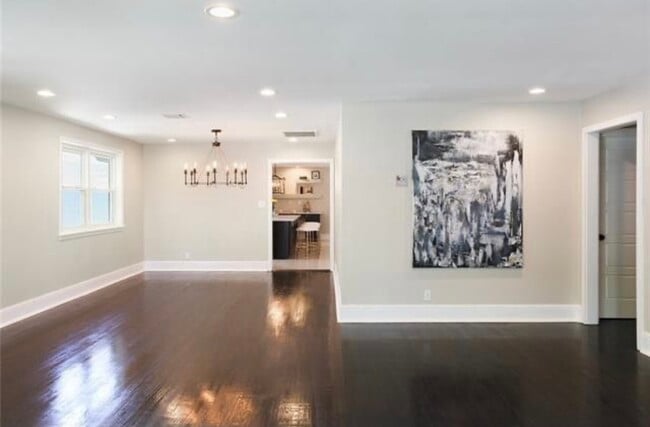 Building Photo - 1755 Oriole St