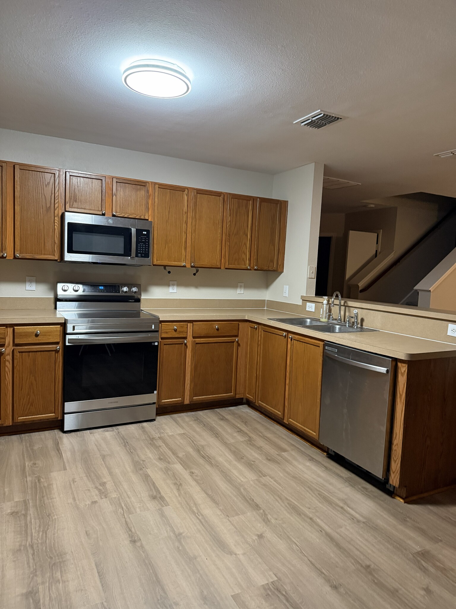 Building Photo - 1722 Willow Way