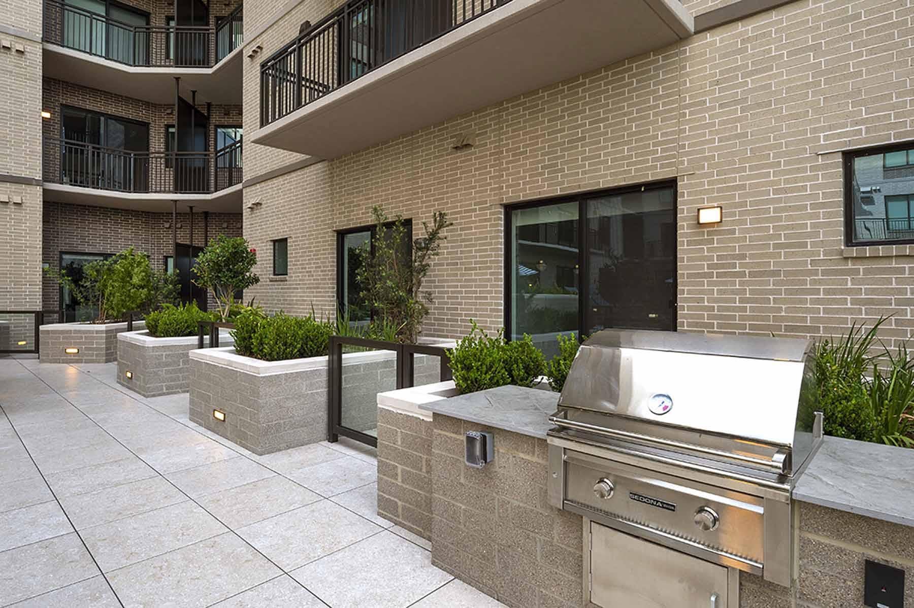 Building Photo - 2727 Albany St