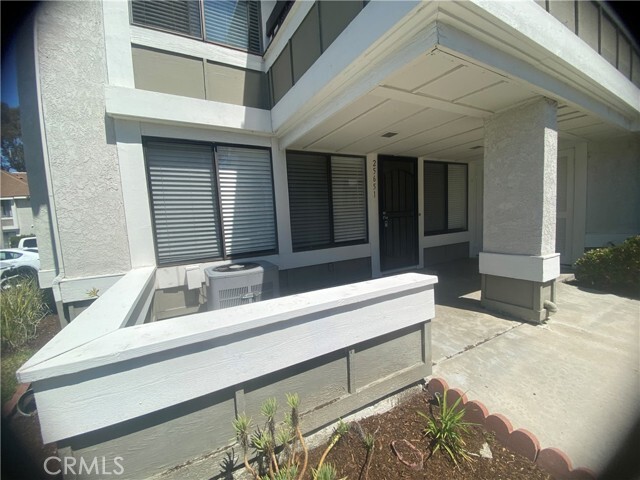 Building Photo - 25651 Mont Pointe