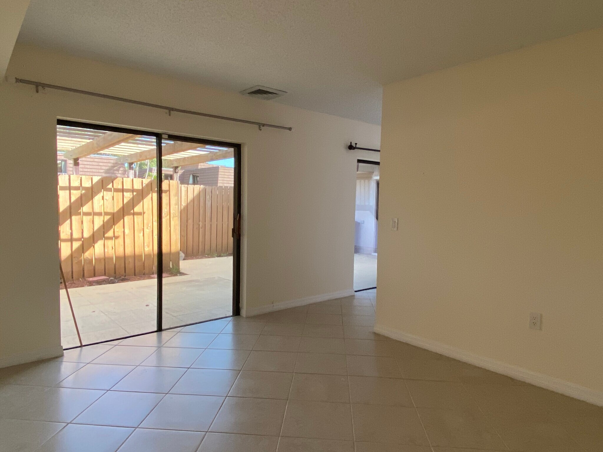 Building Photo - 1116 11th Ln