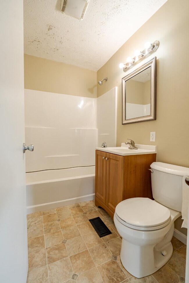 Building Photo - 509 Diecks Dr