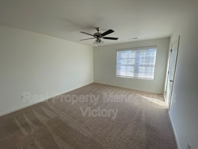 Building Photo - 2052 Park Springs Ln