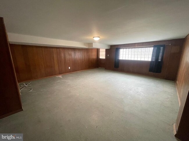 Building Photo - 1230 Napfle Ave