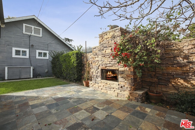 Building Photo - 512 N Windsor Blvd