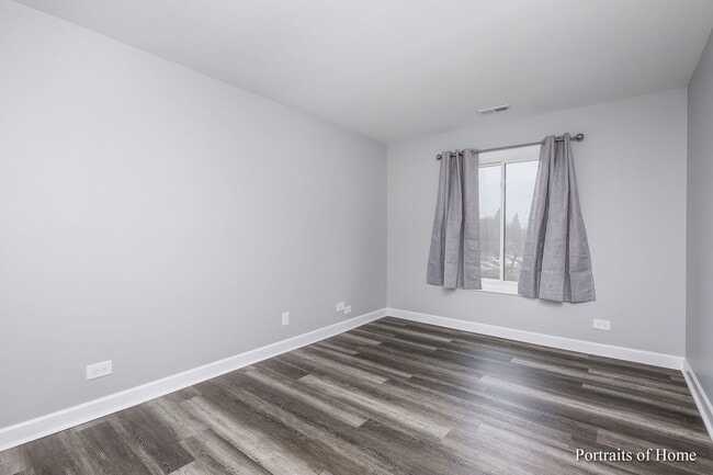 Building Photo - 1780 Gloucester Ct